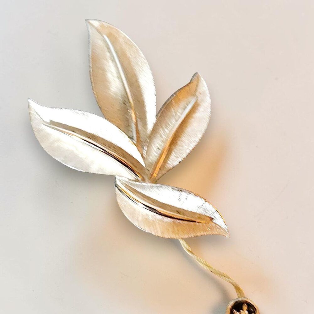 Vintage Crown Trifari Silver Tone Leaf Brooch Pin w/ Original Hang Tag USA